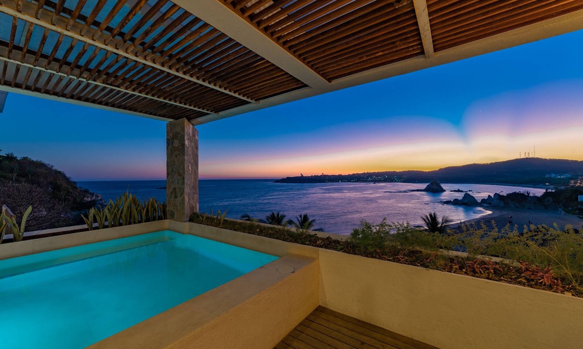 Santa Maria Huatulco Condo | Beachfront Penthouse W/Amazing Views