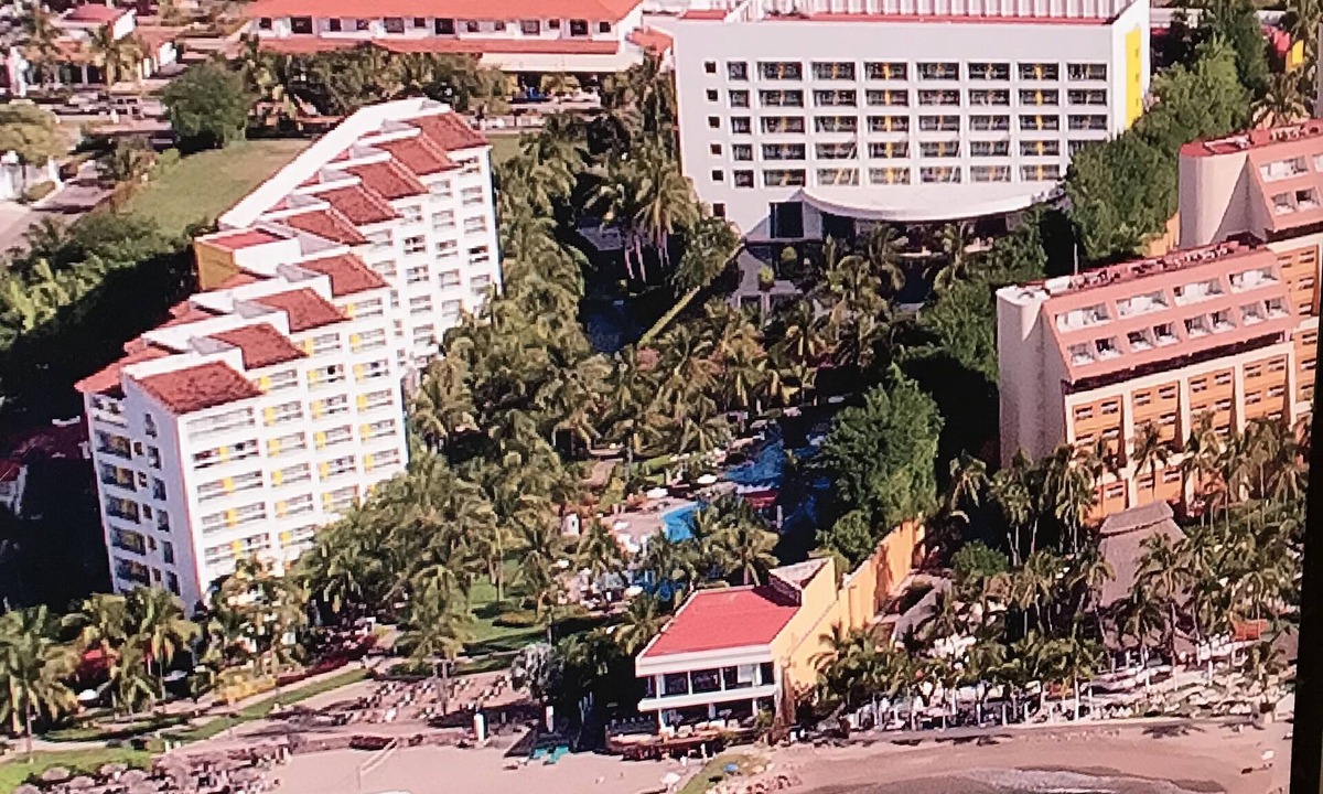 Marina Vallarta Condo | Beachfront Studio w/no kitchen - Mayan Palace Puerto Vallarta