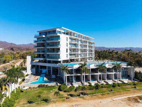 La Cruz de Huanacaxtle Apartment | Beachfront townhouse TH03A