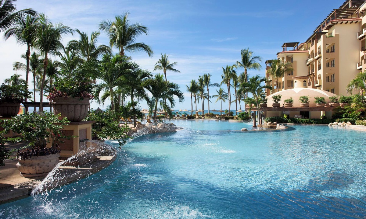 Flamingos Hotel | Beachside Escape at Riviera Nayarit w Pool