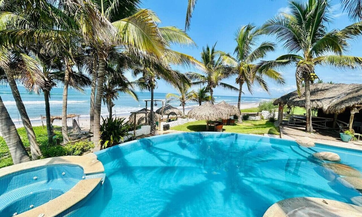 Elota Apartment | Beautiful sunsets on the beach By PartnerHost