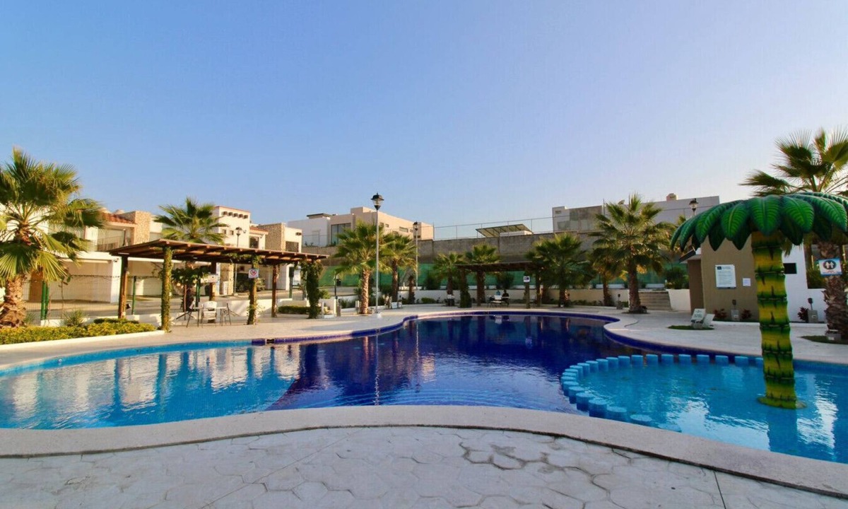 Cerritos Apartment | Beautiful family pool, near the beach by Gpsrentas