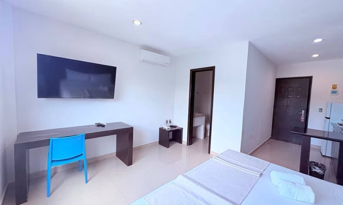 Ejidal Hotel | Beautiful King-Size Studio with Panoramic View