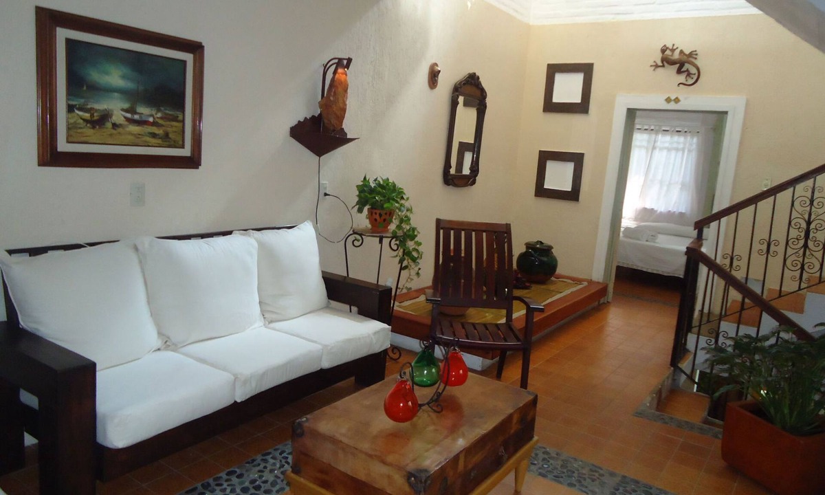 Emiliano Zapata Bed & Breakfast | Bed and breakfast Bugambilias