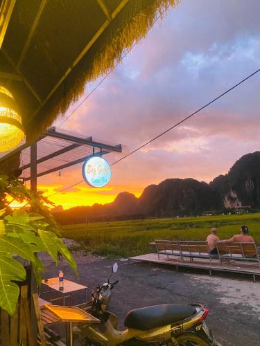 Hoa Lu Hostel | Big J gest house
