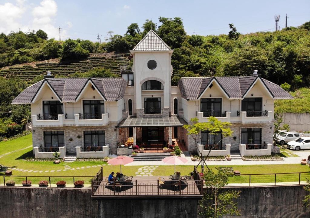 Datong House | Black Chimney
