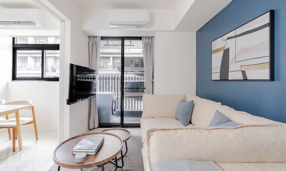 Xinyi Apartment | Blueground | Liping District, balcony, nr Taipei 101 (TPE-6)