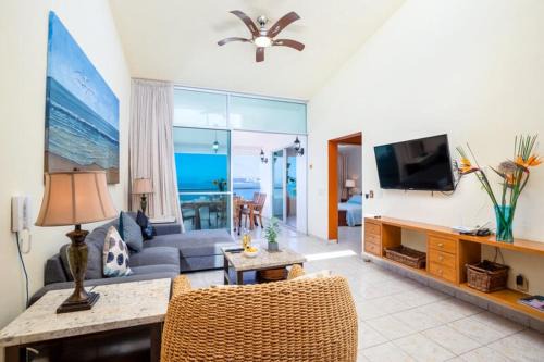 Bucerias Resort | Bucerías Colibri 504 | 2BR/2BA Near Beach, Pool & Rooftop