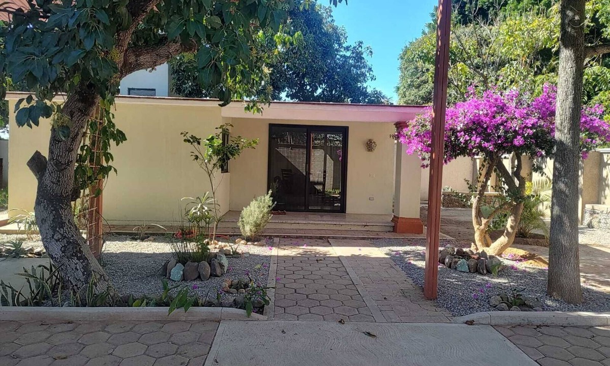 San Sebastian Tutla House | Bungalow in small traditional village, pet friendly (7 minutes from El Tule)