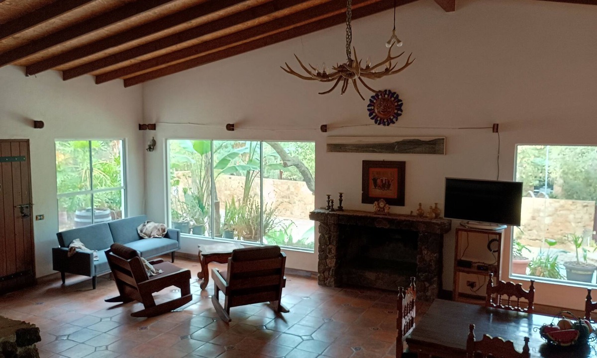 El Sauzal House | Campestre Oviedo complete house with pool in the Guadalupe Valley wine route.
