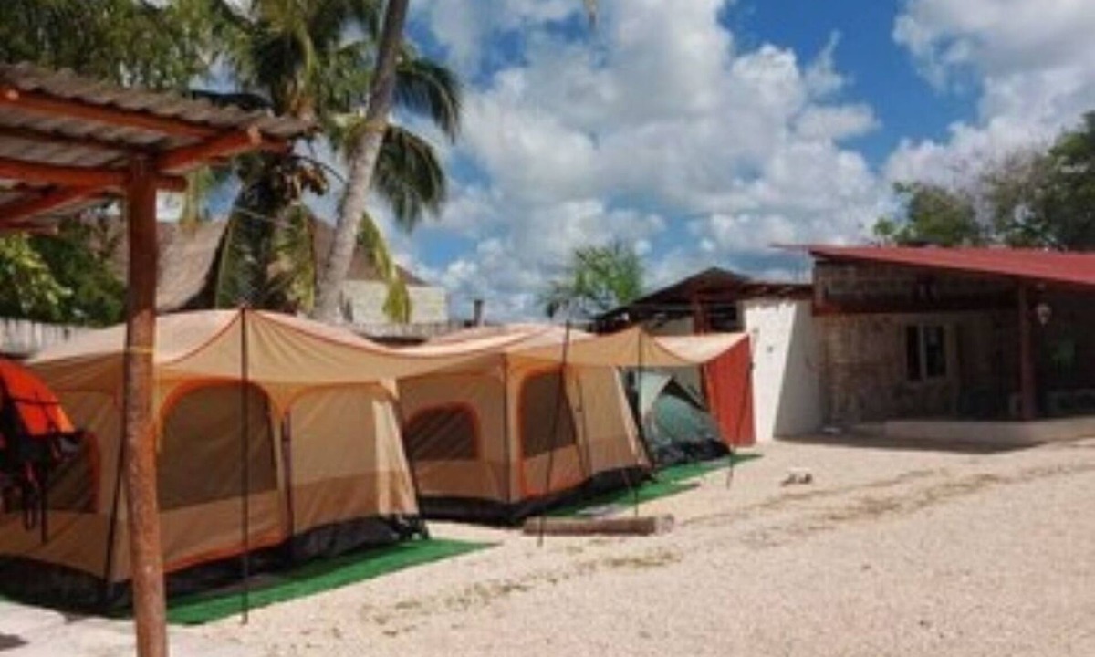 Mario Villanueva Madrid House | Camping Cabin 1
