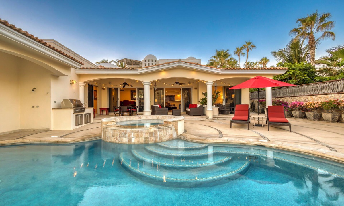 Palmilla House | Casa 4 C's is a spacious 3-bedroom private home featuring a pool, hot tub, ocean views, and a gourmet kitchen. Perfect for entertaining, it's just steps from beach access and offers the ideal setting for an unforgettable Cabo getaway.