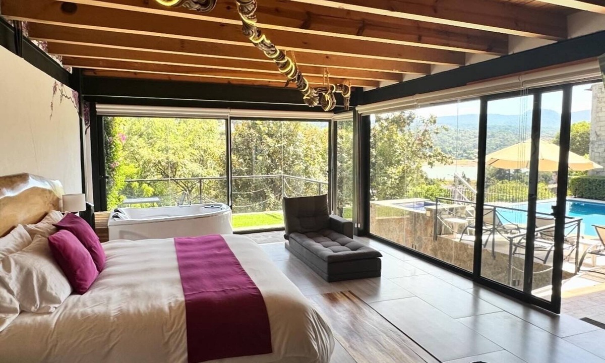 Valle de Bravo House | Casa Acento