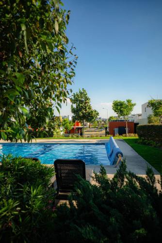 Tlajomulco de Zuniga House | Casa al Sur de Guadalajara con Alberca, Lago, Gym, Parque y Vista al bosque en Salida a Morelia López Mateos