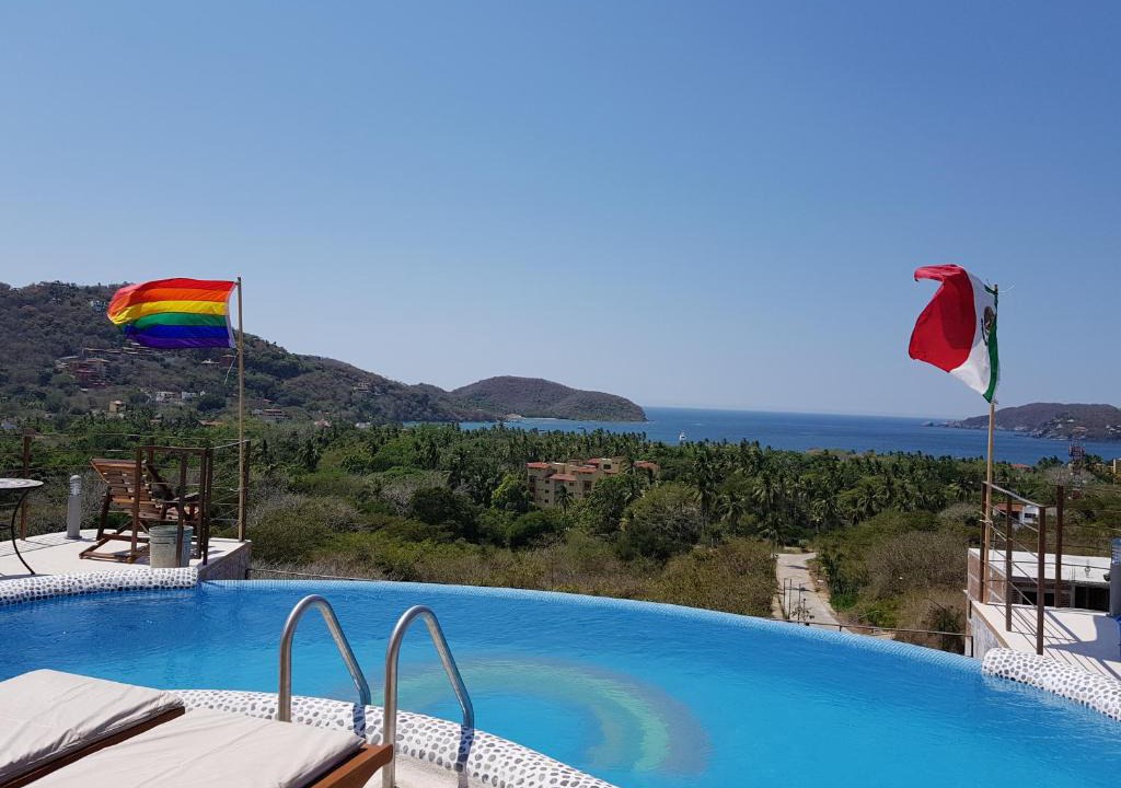 Zihuatanejo Bed & Breakfast | Casa Arcoiris Zihuatanejo B&B