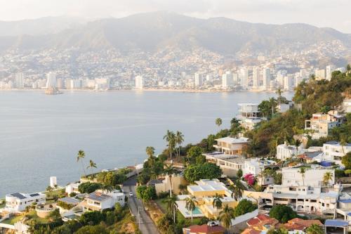 Las Brisas House | Casa Cielito Lindo, Large Private Villa with Pool & Bay View