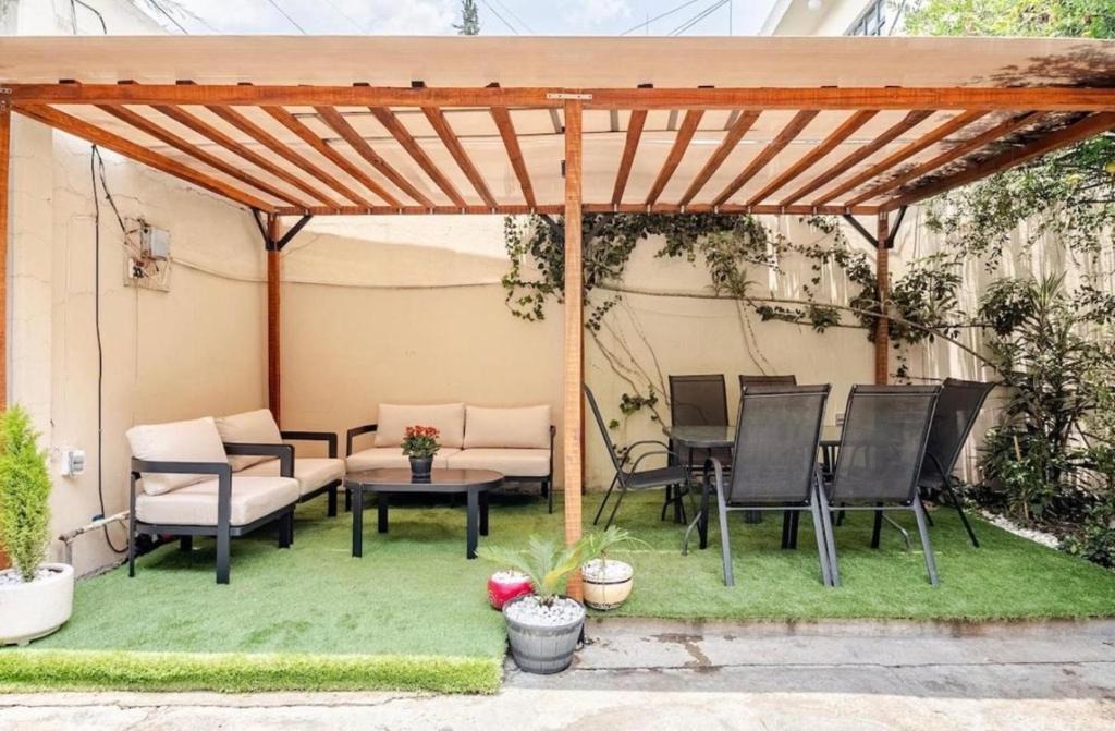 Gustavo A. Madero Apartment | Casa de 1 Piso con Jardín cerca del aeropuerto CDMX 3 Recámaras y Parking