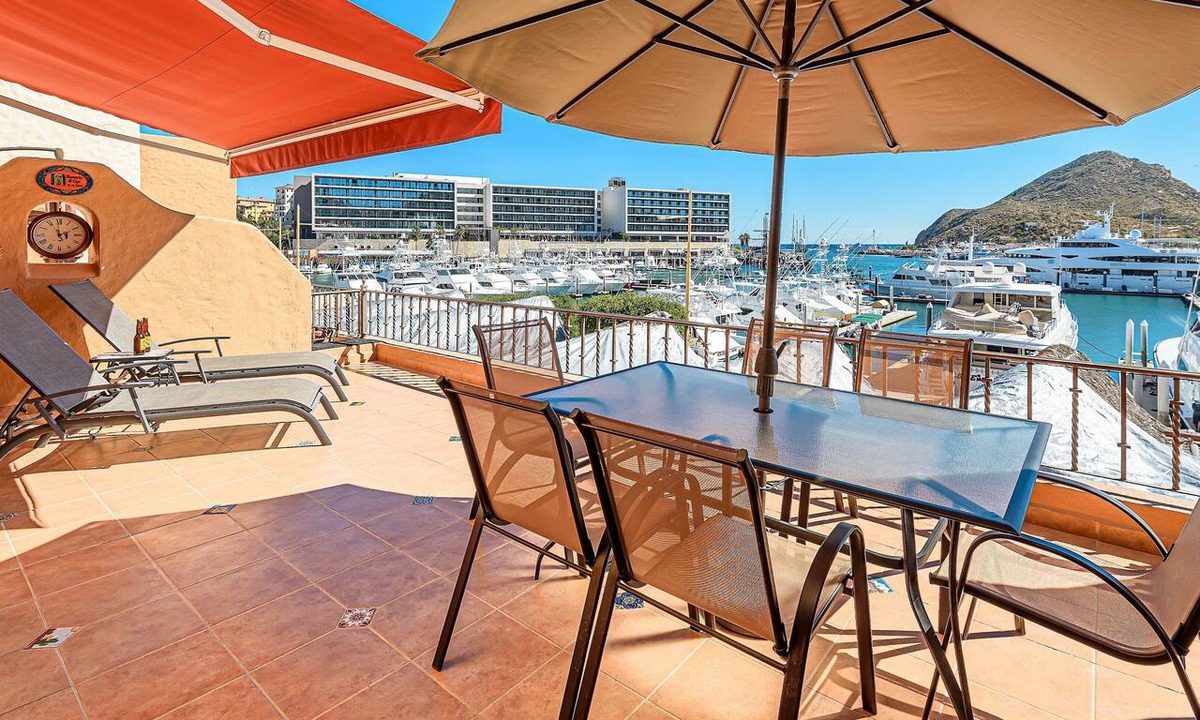 Marina Condo | Casa Deakins is Amazing & Best Location on The Marina
