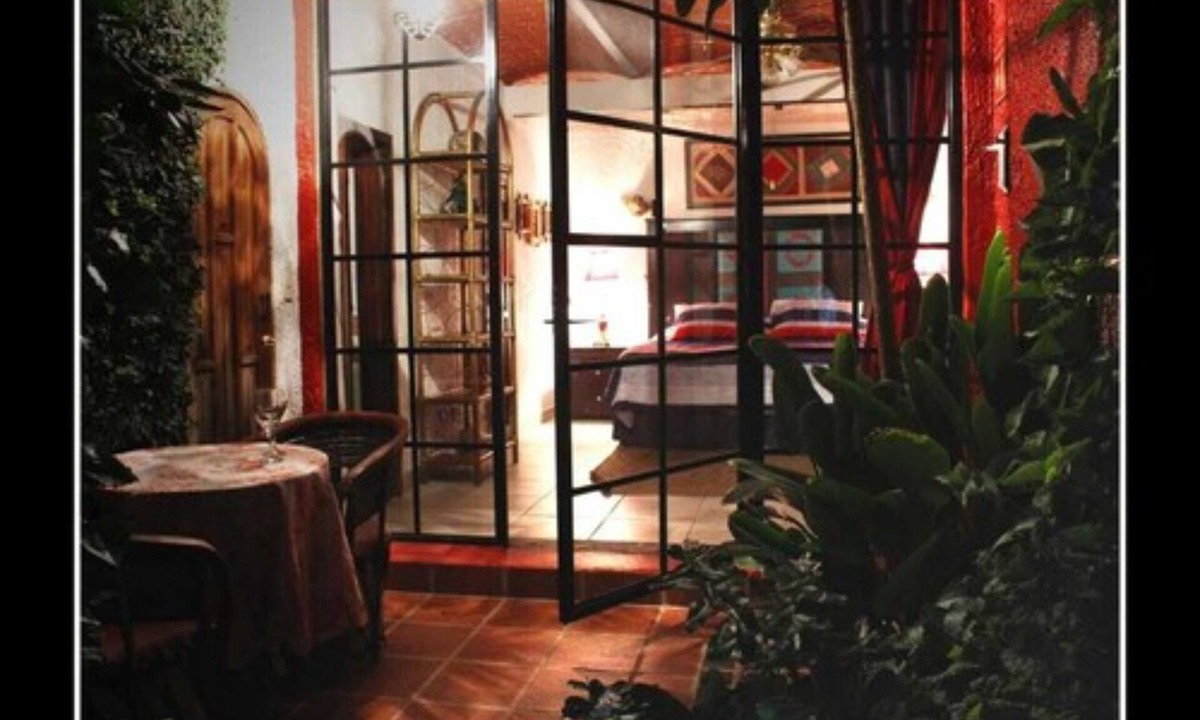 Ajijic Bed & Breakfast | Casa Flores Bed & Breakfast