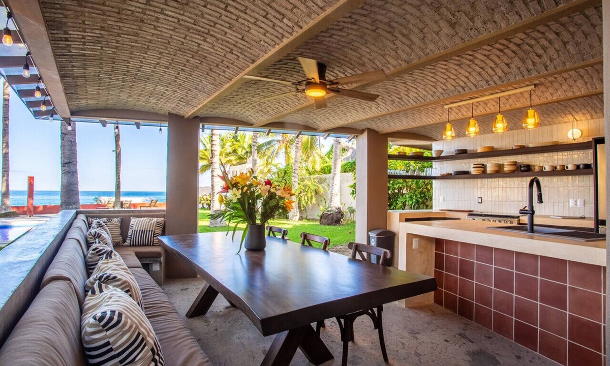 North End Villa | Casa Palmar 3BR · Remarkable 3BR, 2BA Beachfront Condo