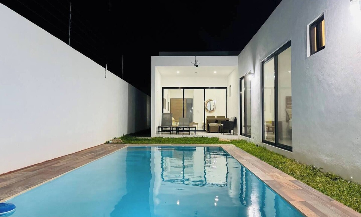 Merida House | Casa Parota, Bright, Spacious, Pool and Garage