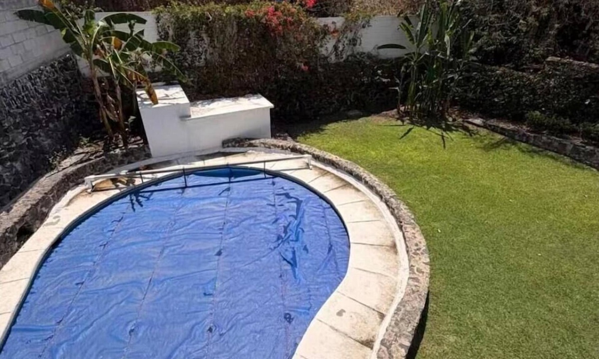 Jiutepec House | Casa rústica en Jiutepec con alberca, jardín y asador ideal para descansar.