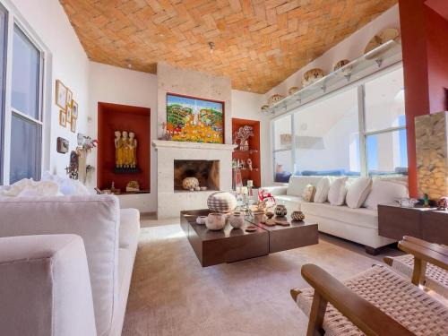 Bahia Kino House | Casa Ruma Beachfront Art House