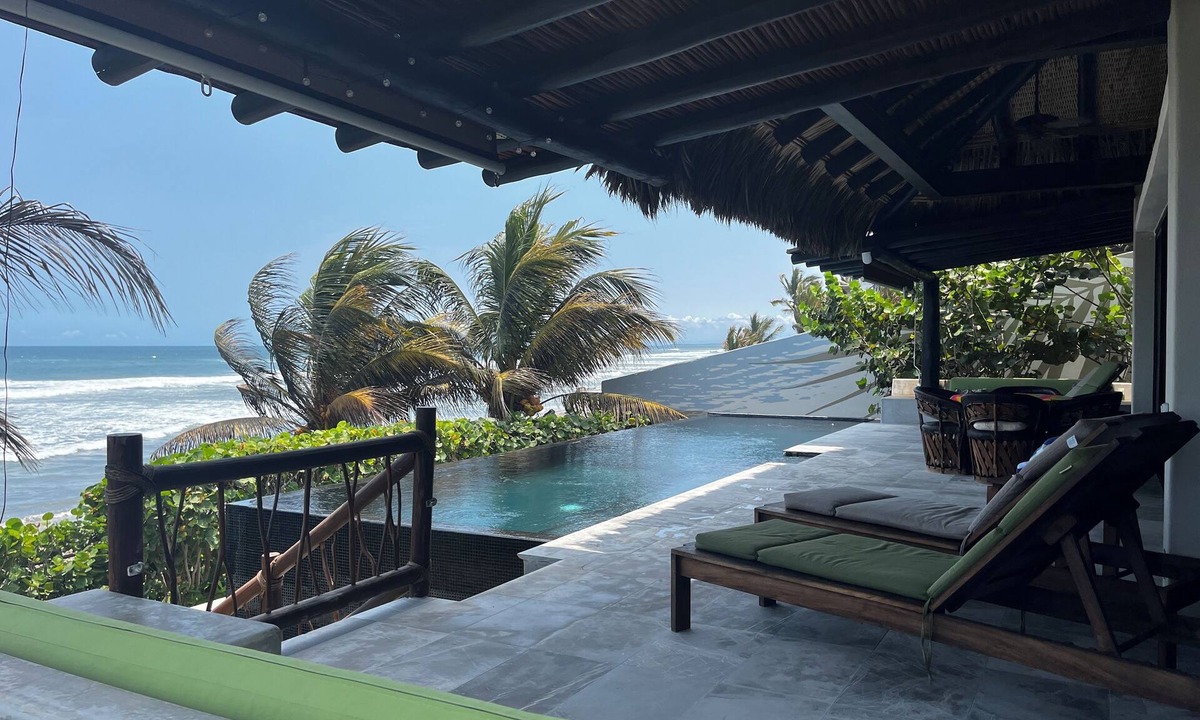 Saladita House | Casa Tabachines. A beautiful oceanfront surf casa, minutes from the point break!