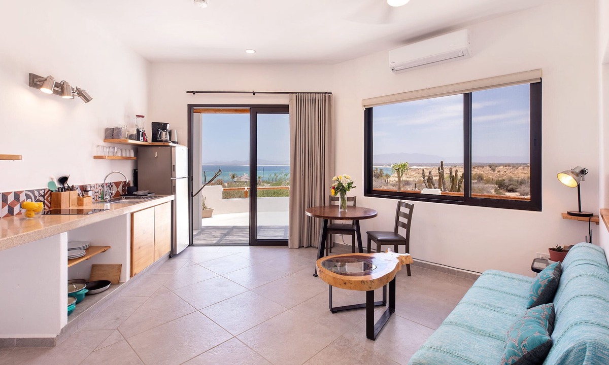 La Ventana Apartment | CASA TAKO 2, CLEAN modern studio unit, 5 minutes walk to kite launch beach.