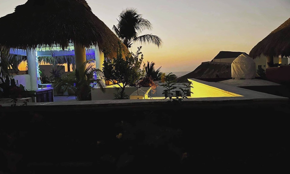 Puerto Escondido House | Casa Tres 2BR Starlink Walk to Beaches Ocean View