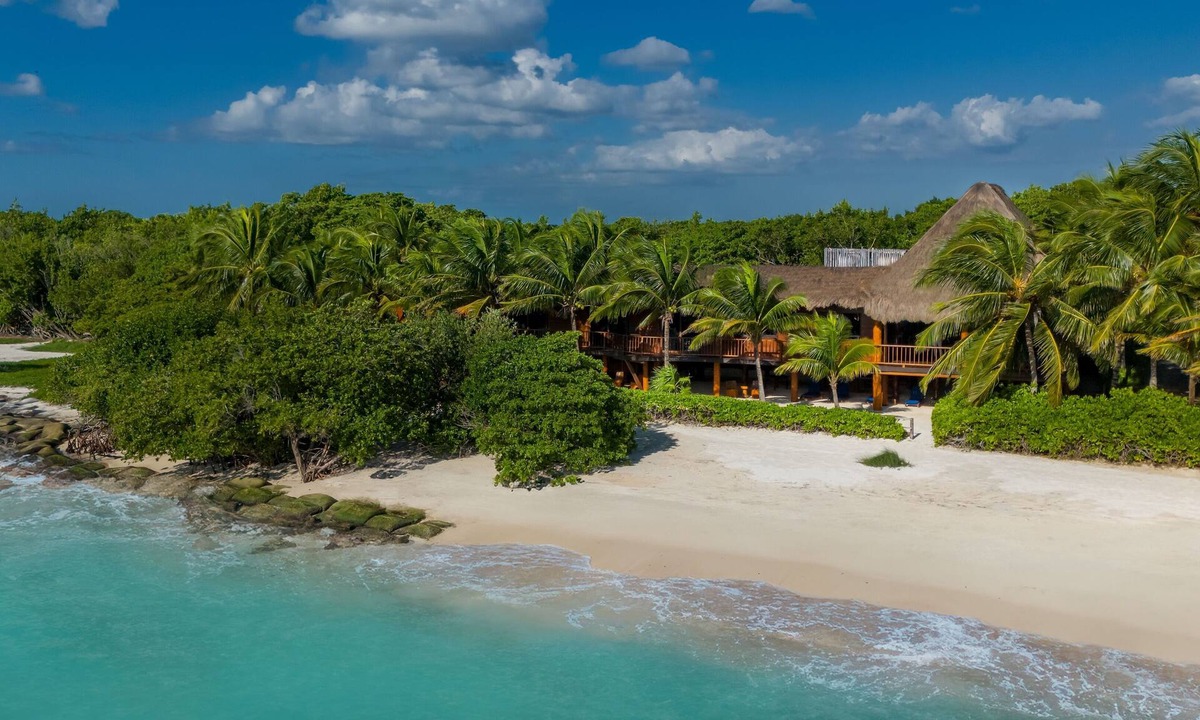 Villa Juarez Villa | Casa Vela - Beachfront luxury lodge with private chef & staff