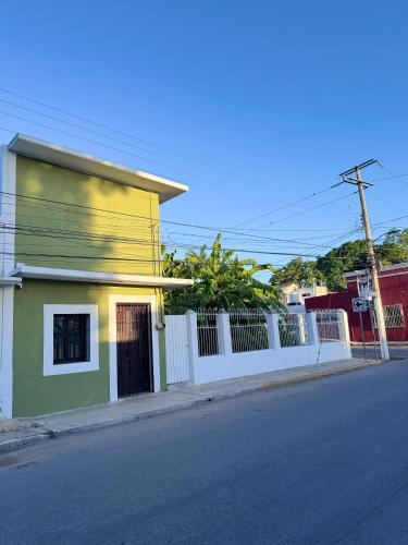 Calkini House | Casa verde El Platanar con Jardín Tropical Calkiní