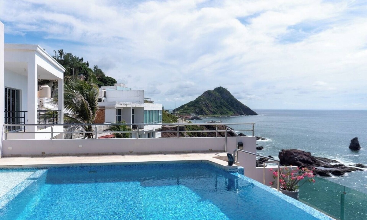 Downtown Mazatlan House | Casa Vigía: Luxury Private Pool and Ocean View