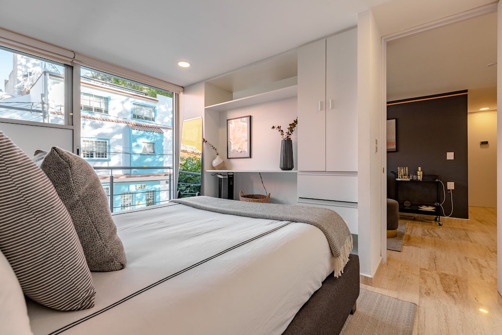 Hipodromo Apartment | Casai Brand New Studio in Perfect Location!