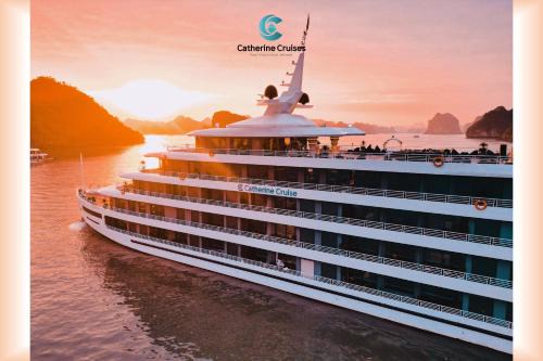 Ha Long Boat Rental | Catherine Cruises Ha Long Bay