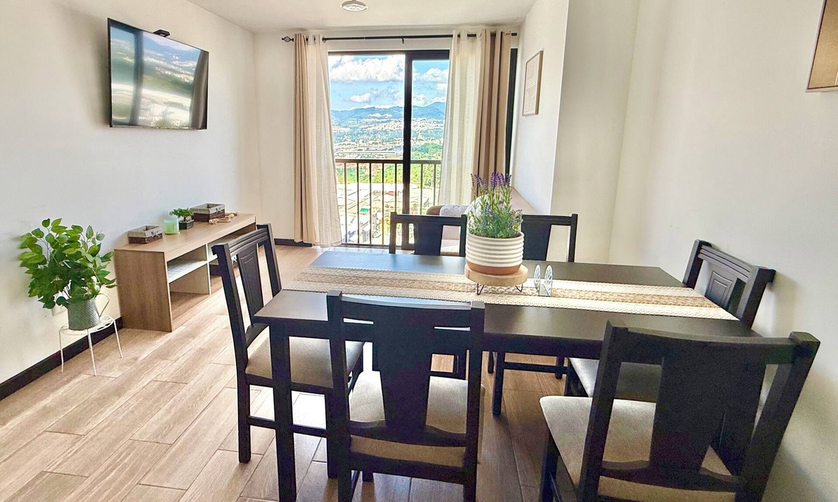 Zona 12 Apartment | Cerca del aeropuerto con vistas a los volcanes, cerca de todo!
