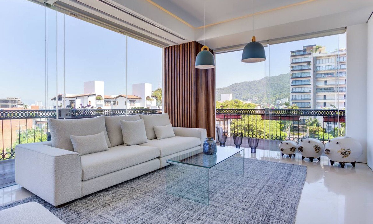 Romantic Zone Apartment | Chic 1 bed 2 bath Best Ocean Views Zona Romantica