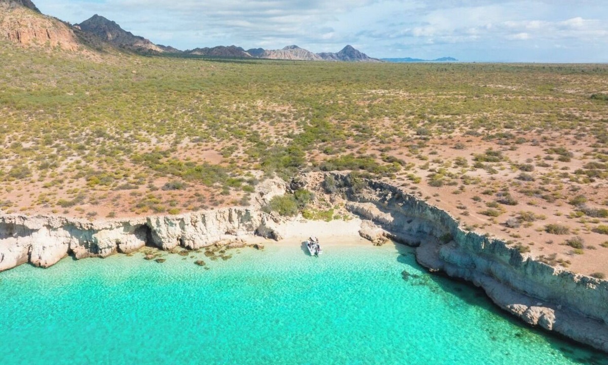 Loreto Hotel | Chic hotel suites with 2 bedrooms and WiFi, AC in fabulous La Danzante