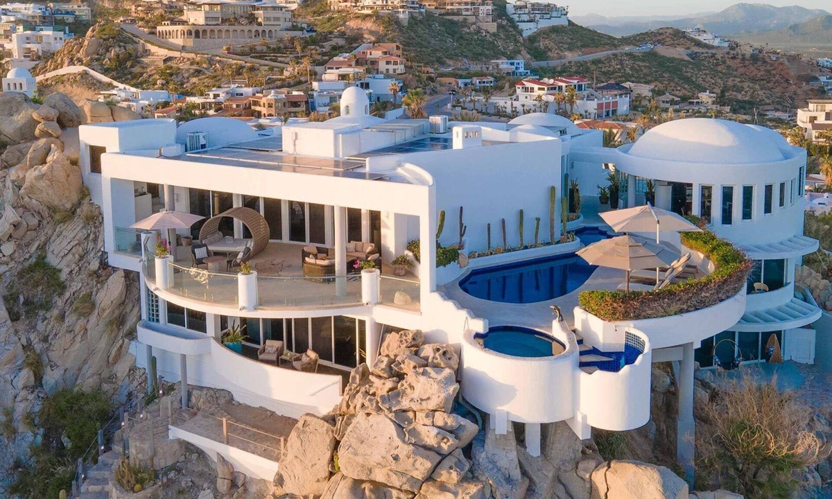 Pedregal Villa | Cliffside Villa with HUGE Ocean View, Pool, Sauna, Butler