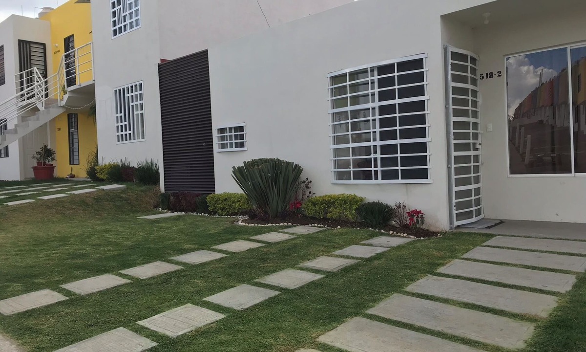 Morelia Apartment | Comfortable and beautiful house on the shores of Morelia with garden and city view.