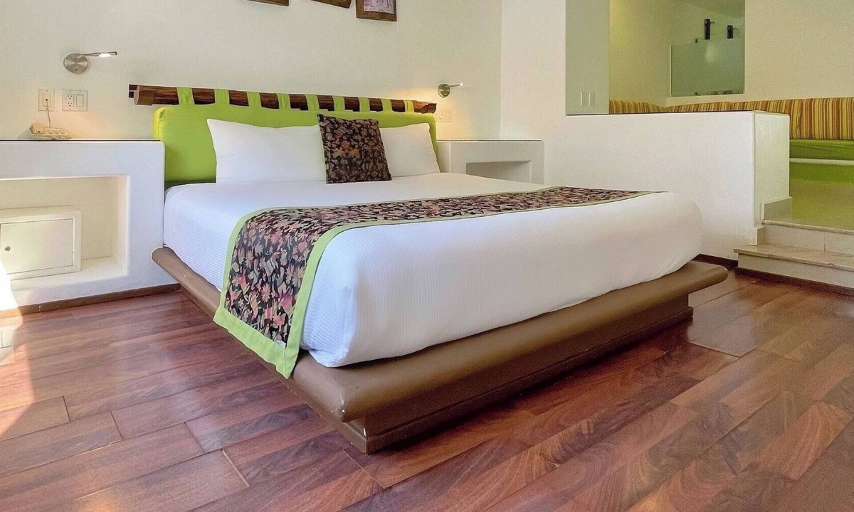 Downtown Cabo San Lucas Hotel | Comfy Suite Designed for Couples and Families Discovering Cabo’s Magic