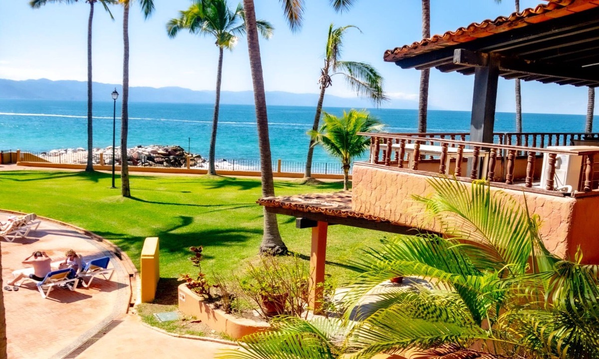 South Hotel Zone Apartment | Condo Los Tules 15-122 by Kivoya