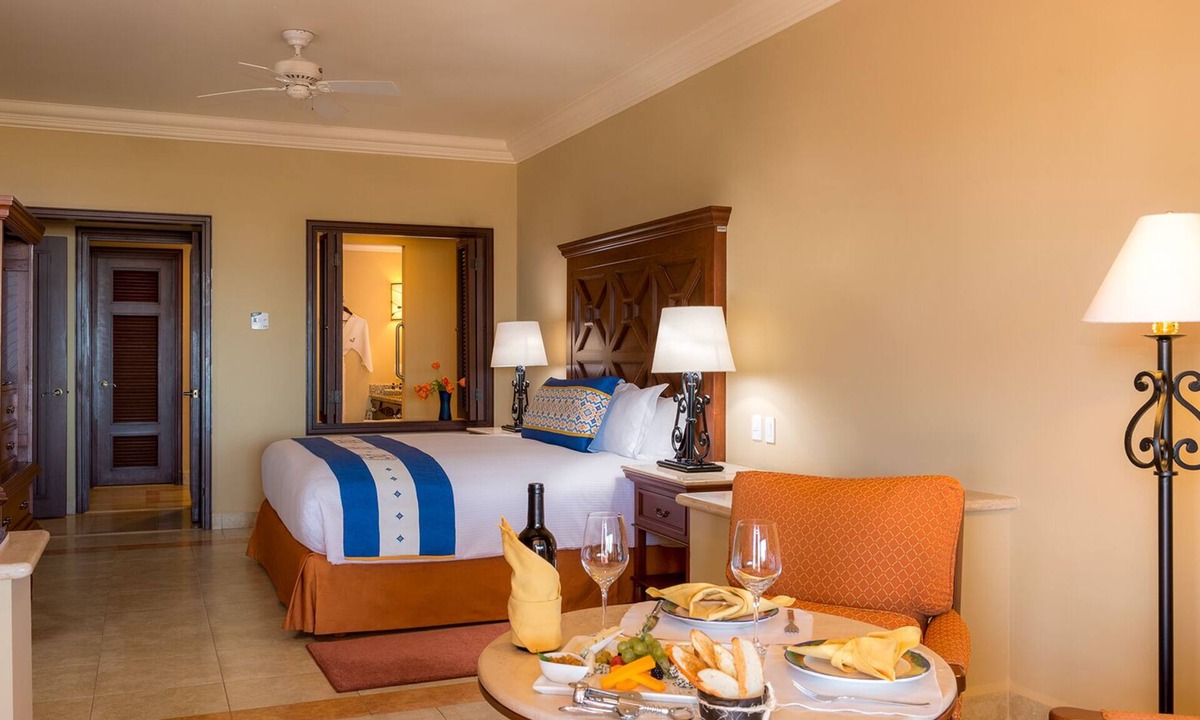 Paraiso Escondido Apartment | Cozy 1-bedroom resort with AC, WiFi in enchanting Cabo San Lucas