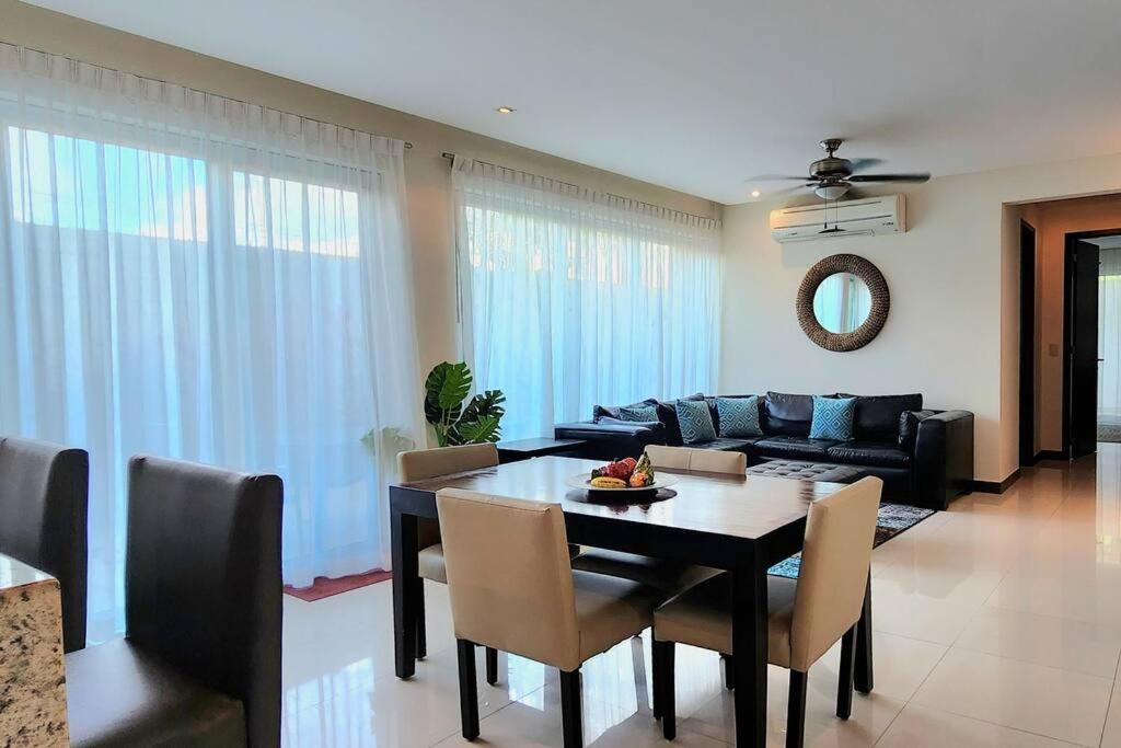 12th Street Apartment | Cozy 1be/1ba on 12 street gym+pool+100mbps internet