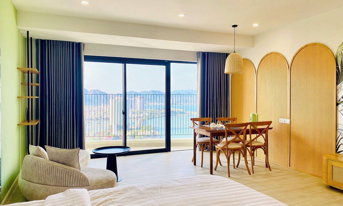 Tran Phu Beach Apartment | Cozy GoldCoast OceanView