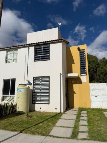 Playon la Gloria House | Cozy House with Private Garden in Pachuca