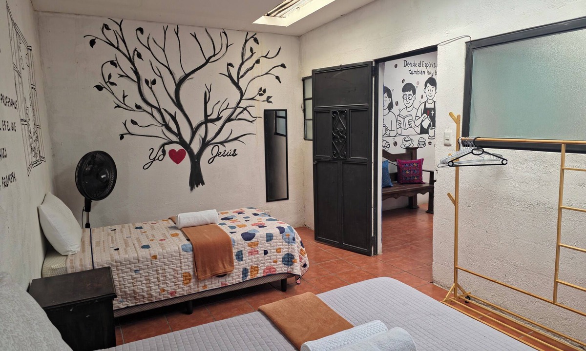 Antigua Guatemala House | Cozy Town House Ixim - 15 mins walk to Central Park