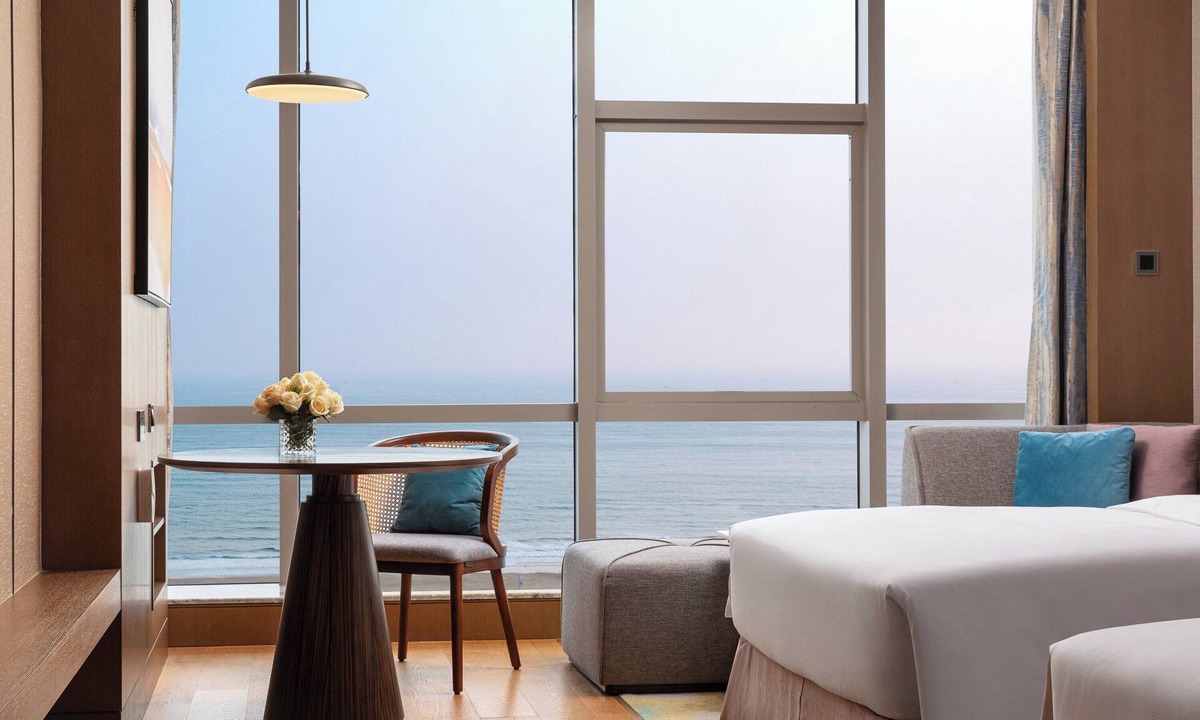 Zhongjie Subdistrict Hotel | Crowne Plaza Beihai Silver Beach by IHG