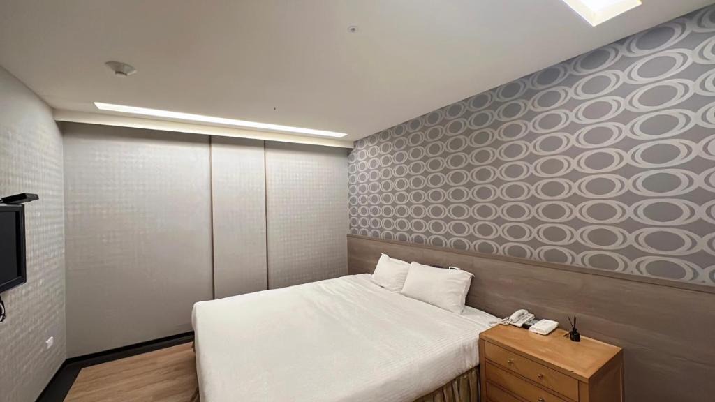 Zhongli District Hotel | Crystal City Hotel