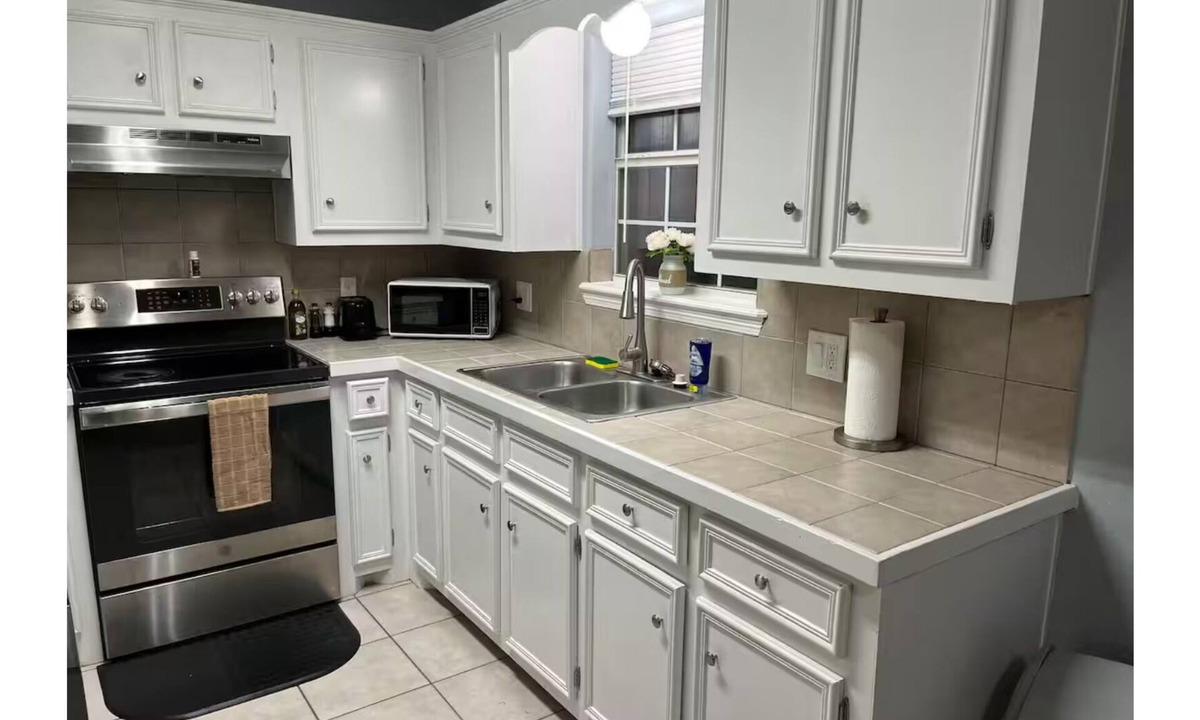 Edinburg Apartment | Delightful 2-bedroom apartment with AC in Edinburg